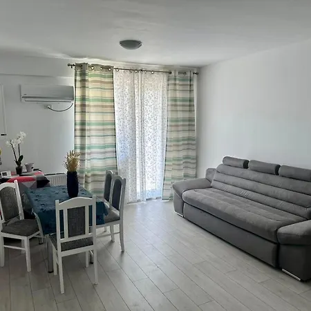 Flowers Mamaia Nord Apartman Năvodari